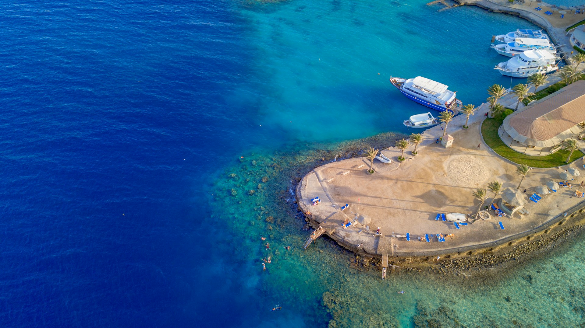 Luxury SUV driving between Hurghada and Luxor Egypt