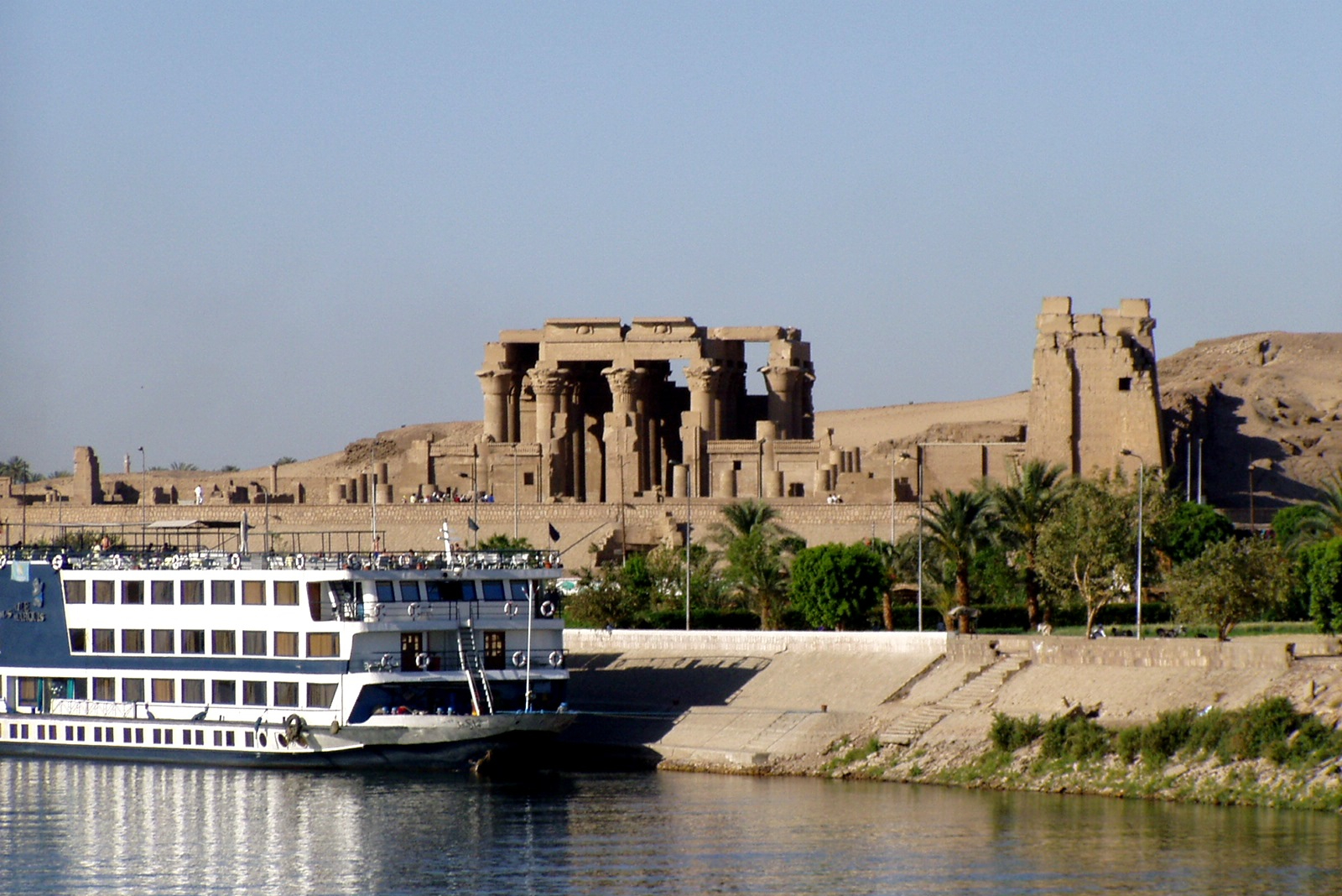 Aswan private transfers and Abu Simbel transport prices